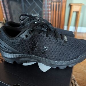 Under Armour Men's Black Running Shoes Size 11